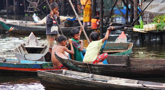 Tonle Sap Lake Children playin